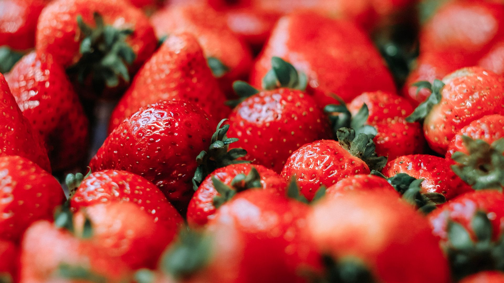 Download wallpaper 1920x1080 strawberry, berries, red, ripe, juicy full ...