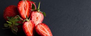Preview wallpaper strawberry, berries, red, juicy, fresh