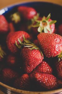 Preview wallpaper strawberry, berries, red, ripe, bowl