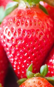 Preview wallpaper strawberry, berries, red, macro