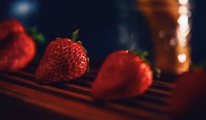 Preview wallpaper strawberry, berries, ripe, red, juicy