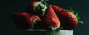 Preview wallpaper strawberry, berries, ripe, red, bowl