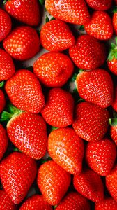 Preview wallpaper strawberry, berries, ripe, red