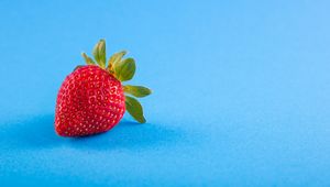 Preview wallpaper strawberry, berry, blue background