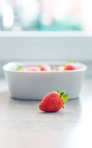 Preview wallpaper strawberry, berry, blur, food