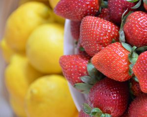 Preview wallpaper strawberry, berry, blur, food, red