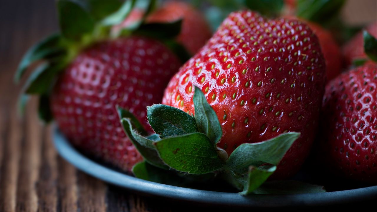 Wallpaper strawberry, berry, close-up