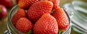 Preview wallpaper strawberry, berry, close-up