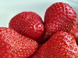 Preview wallpaper strawberry, berry, close-up