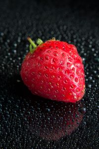 Preview wallpaper strawberry, berry, drops, water, macro