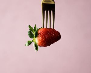 Preview wallpaper strawberry, berry, fork