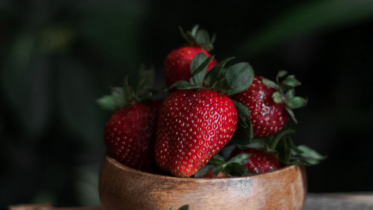 Wallpaper strawberry, berry, fruit, dish, newspaper