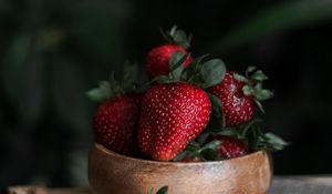 Preview wallpaper strawberry, berry, fruit, dish, newspaper