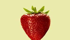 Preview wallpaper strawberry, berry, fruit, macro, beige