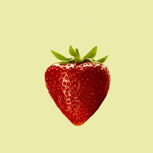 Preview wallpaper strawberry, berry, fruit, macro, beige