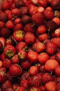 Preview wallpaper strawberry, berry, fruit, macro, близко