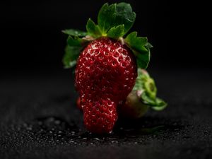Preview wallpaper strawberry, berry, light, close-up