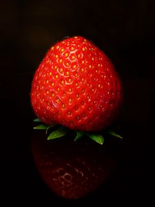 Preview wallpaper strawberry, berry, red, black background