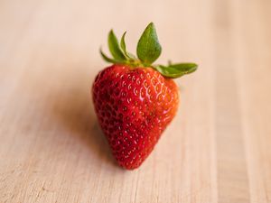 Preview wallpaper strawberry, berry, red, macro