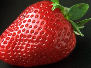 Preview wallpaper strawberry, berry, ripe, tasty