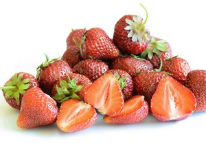 Preview wallpaper strawberry, berry, ripe, juicy