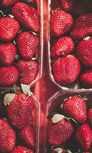 Preview wallpaper strawberry, berry, ripe