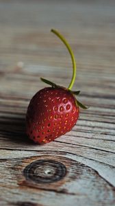 Preview wallpaper strawberry, berry, ripe, wooden table