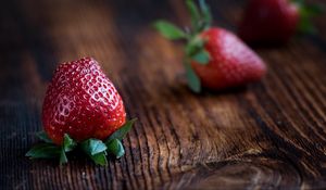 Preview wallpaper strawberry, berry, ripe, close-up