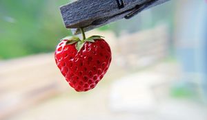 Preview wallpaper strawberry, berry, ripe