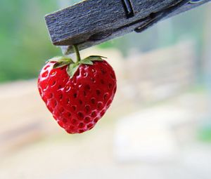 Preview wallpaper strawberry, berry, ripe