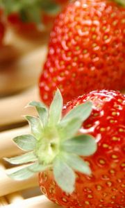 Preview wallpaper strawberry, berry, ripe