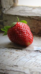 Preview wallpaper strawberry, berry, sill