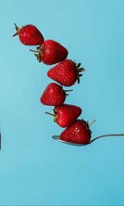 Preview wallpaper strawberry, berry, spoon, blue