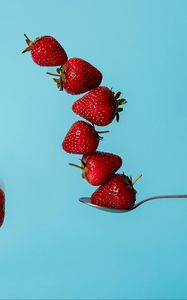 Preview wallpaper strawberry, berry, spoon, blue