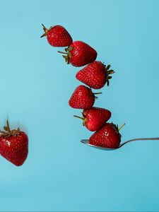 Preview wallpaper strawberry, berry, spoon, blue