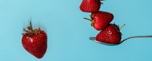 Preview wallpaper strawberry, berry, spoon, blue