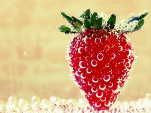 Preview wallpaper strawberry, berry, sweet, drops