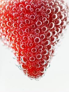 Preview wallpaper strawberry, berry, water, bubbles, macro