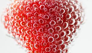 Preview wallpaper strawberry, berry, water, bubbles, macro