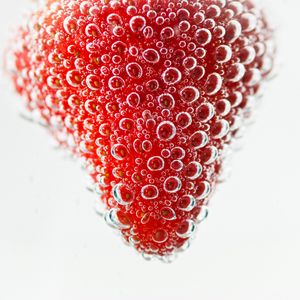 Preview wallpaper strawberry, berry, water, bubbles, macro
