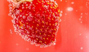 Preview wallpaper strawberry, bubbles, macro, berry, red