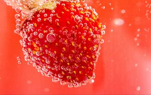 Preview wallpaper strawberry, bubbles, macro, berry, red