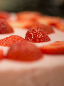 Preview wallpaper strawberry, cake, strawberry cake, dessert