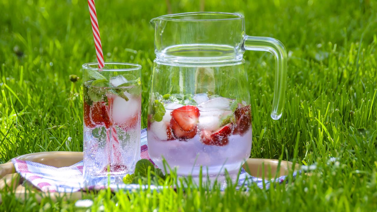 Wallpaper strawberry drink, fruit tea, carafe, glass, drink