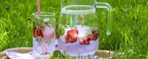 Preview wallpaper strawberry drink, fruit tea, carafe, glass, drink