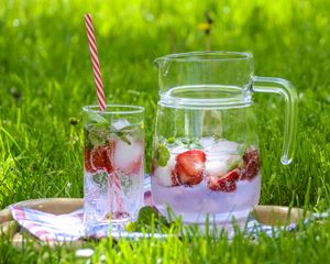 Preview wallpaper strawberry drink, fruit tea, carafe, glass, drink