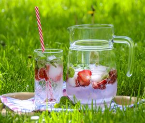 Preview wallpaper strawberry drink, fruit tea, carafe, glass, drink