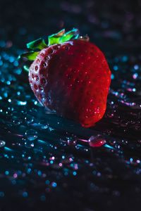 Preview wallpaper strawberry, drops, closeup