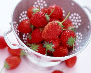 Preview wallpaper strawberry, food, berries, delicious