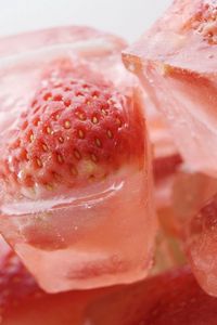 Preview wallpaper strawberry, ice, berry, cubes